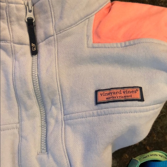 Women’s vineyard vines pull over - Picture 3 of 4